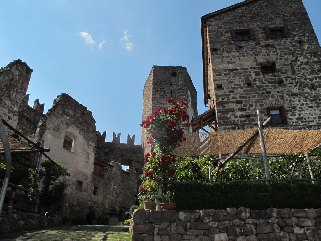 Schloss-Hof Appiano Sulla Strada Del Vino Bagian luar foto